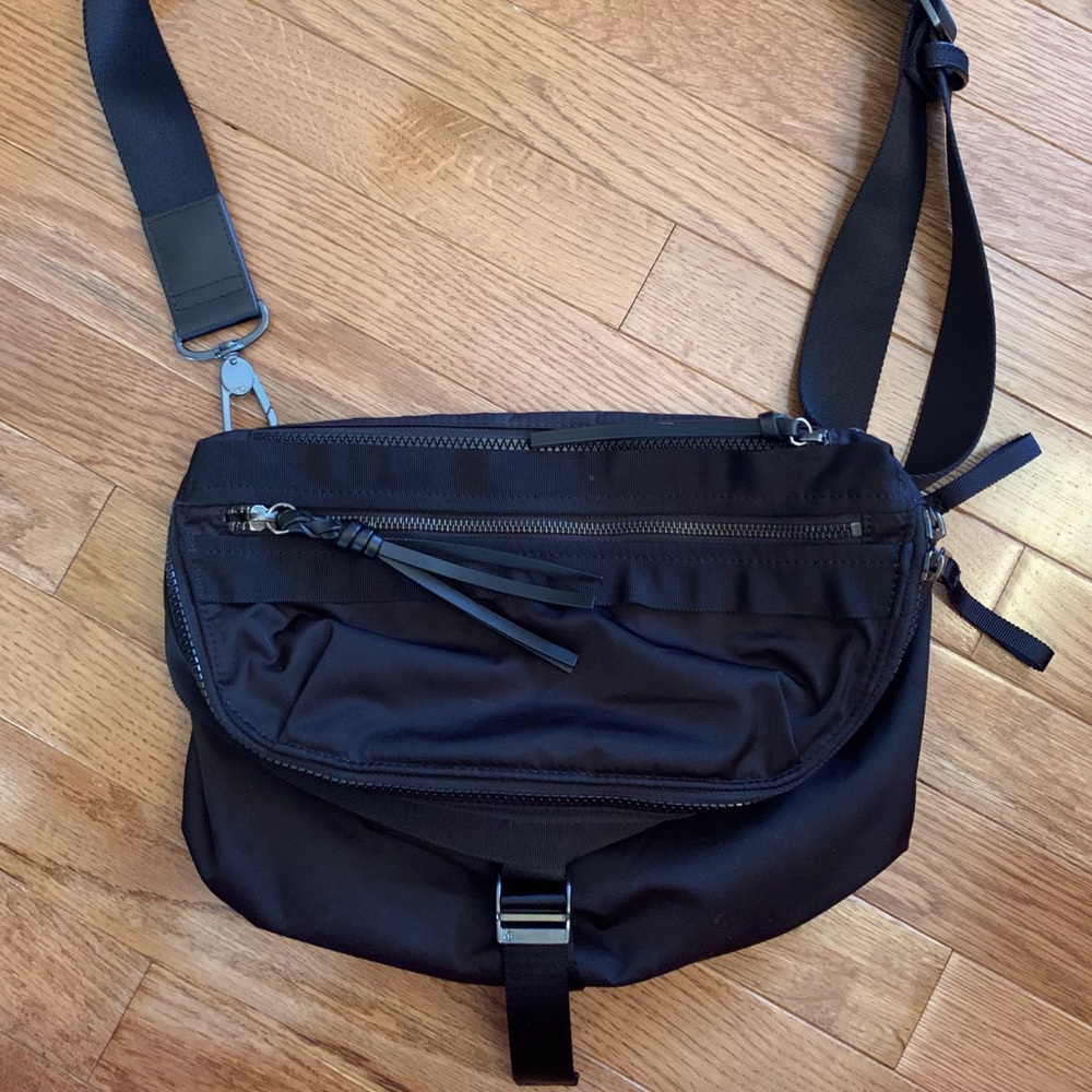 LuluLemon Go Lightly Bag